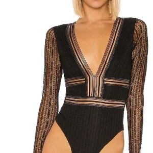 NWOT superdown britni deep v bodysuit Size: Small